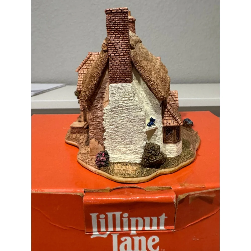 Lilliput Lane Blue Boar Cottage Sculpture figurine with deed